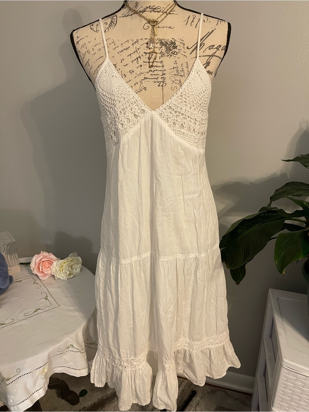Raviya White Crochet Lace Boho Midi Dress Medium Resort Beach Cover Up